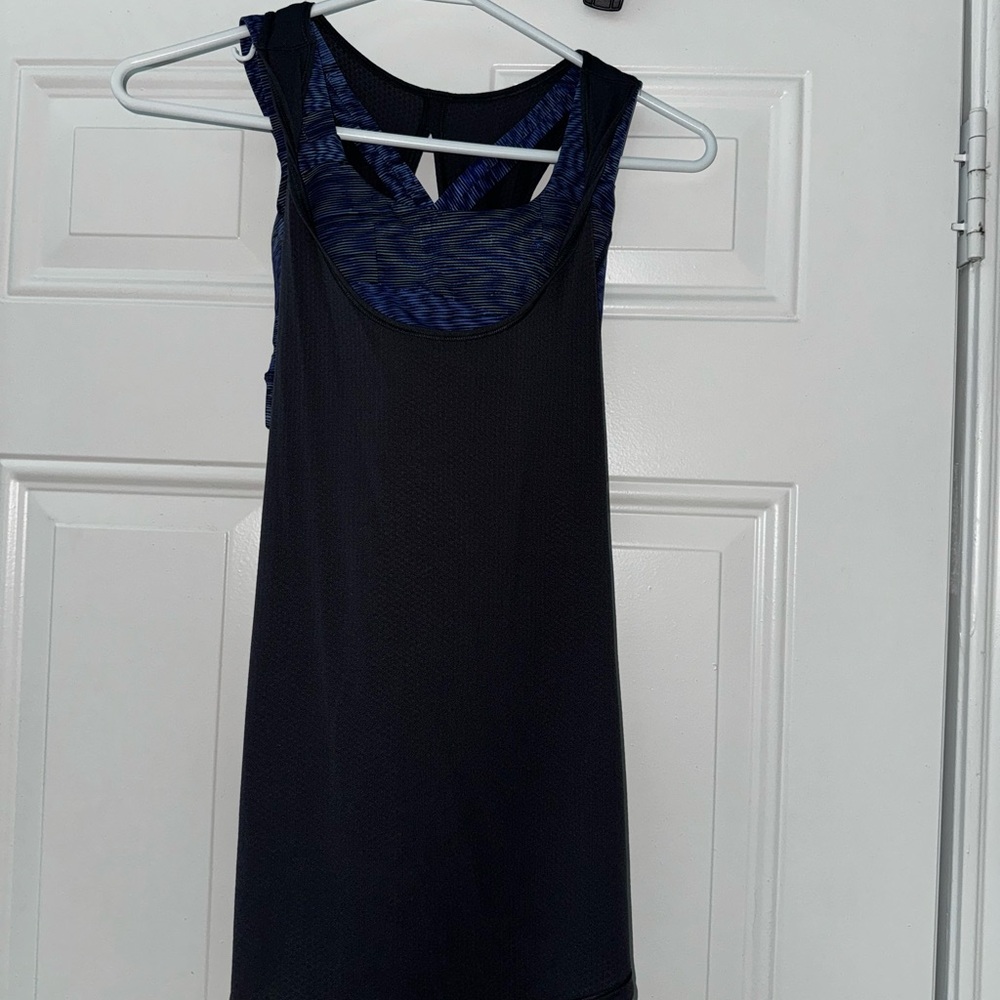 Lululemon tank size 4